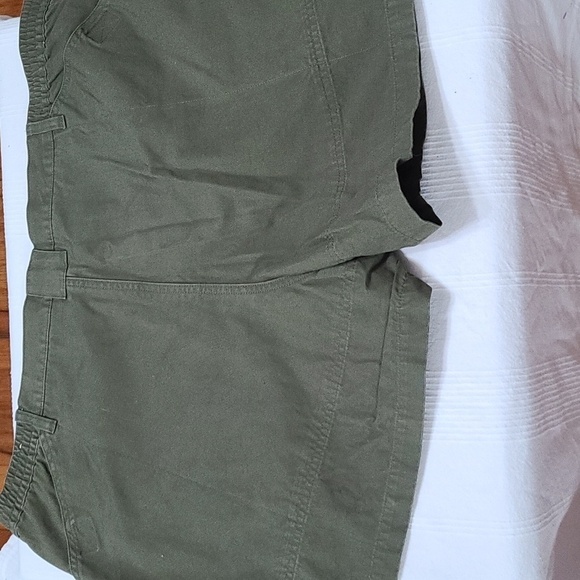 Cabela's Mens Shorts Bundle 2 Khaki Green/Tan Multiple Pockets Elastic Sz 48 EUC - Picture 6 of 12